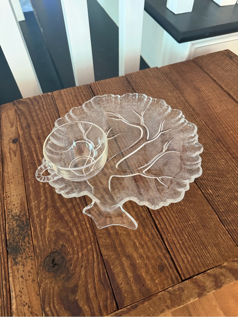 Party of (5) vintage clear glass snack plate and cup set “Tree of Life”